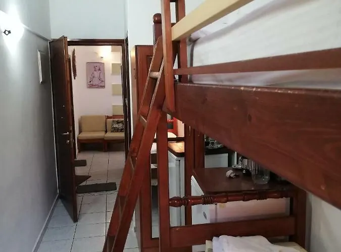 Номер с двумя односпальными кроватями